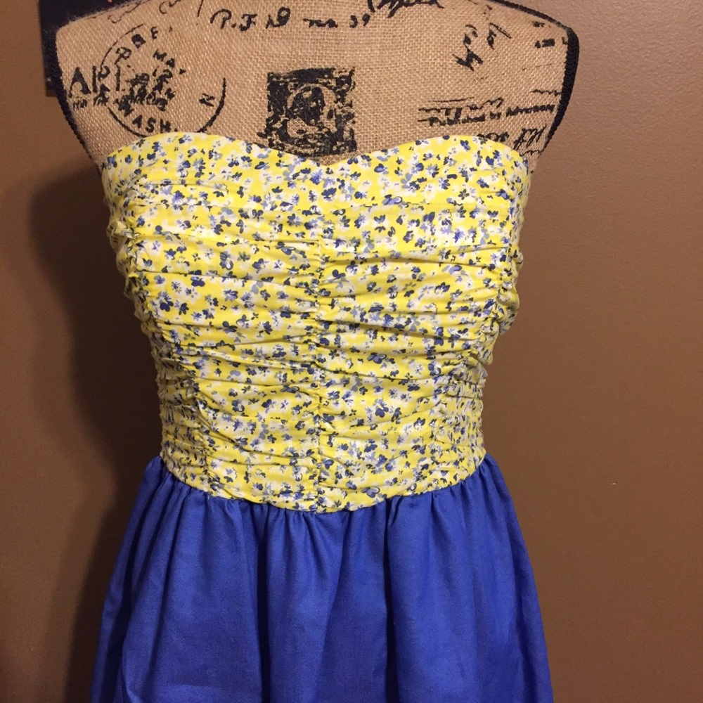 My Michelle Juniors Dress - Picture 2 of 8